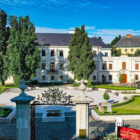 Tower View Apartment *